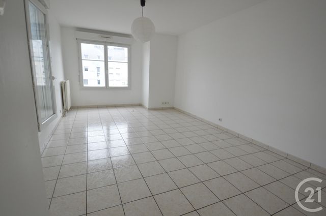 Appartement F3 à louer - 3 pièces - 65.69 m2 - ST DENIS - 93 - ILE-DE-FRANCE - Century 21 Wilson Immobilier