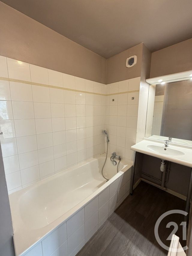 Appartement F2 à vendre - 2 pièces - 40.86 m2 - LA PLAINE ST DENIS - 93 - ILE-DE-FRANCE - Century 21 Wilson Immobilier