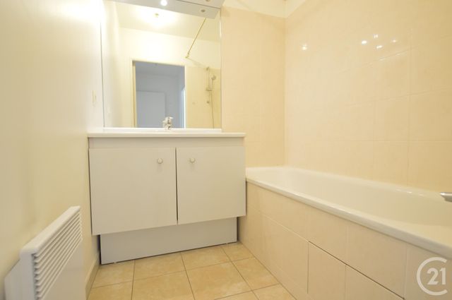 Appartement F3 à louer - 3 pièces - 59.35 m2 - LA PLAINE ST DENIS - 93 - ILE-DE-FRANCE - Century 21 Wilson Immobilier