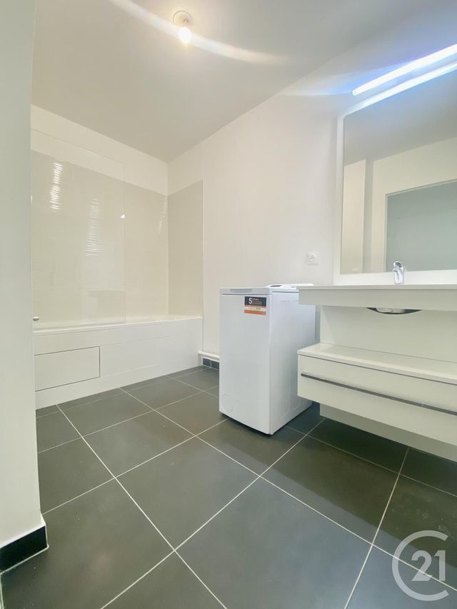 Appartement F3 à louer - 3 pièces - 59.42 m2 - LA PLAINE ST DENIS - 93 - ILE-DE-FRANCE - Century 21 Wilson Immobilier