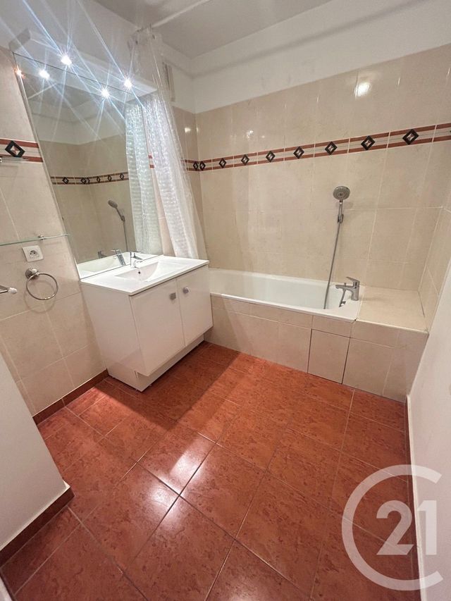 Appartement F3 à louer - 3 pièces - 61.74 m2 - LA PLAINE ST DENIS - 93 - ILE-DE-FRANCE - Century 21 Wilson Immobilier