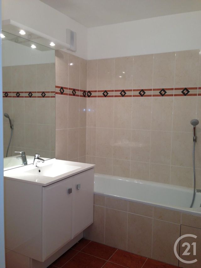 Appartement F3 à louer - 3 pièces - 61.74 m2 - LA PLAINE ST DENIS - 93 - ILE-DE-FRANCE - Century 21 Wilson Immobilier