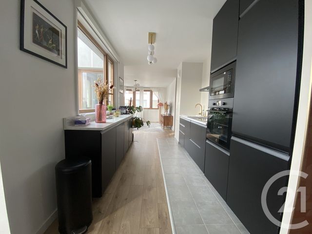 Appartement à vendre - 3 pièces - 62.71 m2 - LA PLAINE ST DENIS - 93 - ILE-DE-FRANCE - Century 21 Wilson Immobilier
