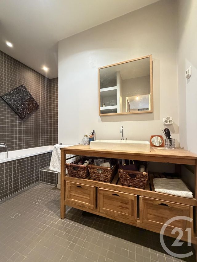 Appartement T3 à vendre - 3 pièces - 82.52 m2 - LA PLAINE ST DENIS - 93 - ILE-DE-FRANCE - Century 21 Wilson Immobilier