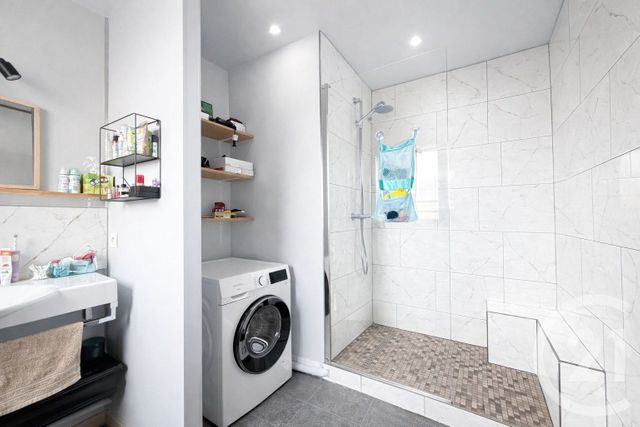 Appartement T4 à vendre - 4 pièces - 84.21 m2 - LA PLAINE ST DENIS - 93 - ILE-DE-FRANCE - Century 21 Wilson Immobilier