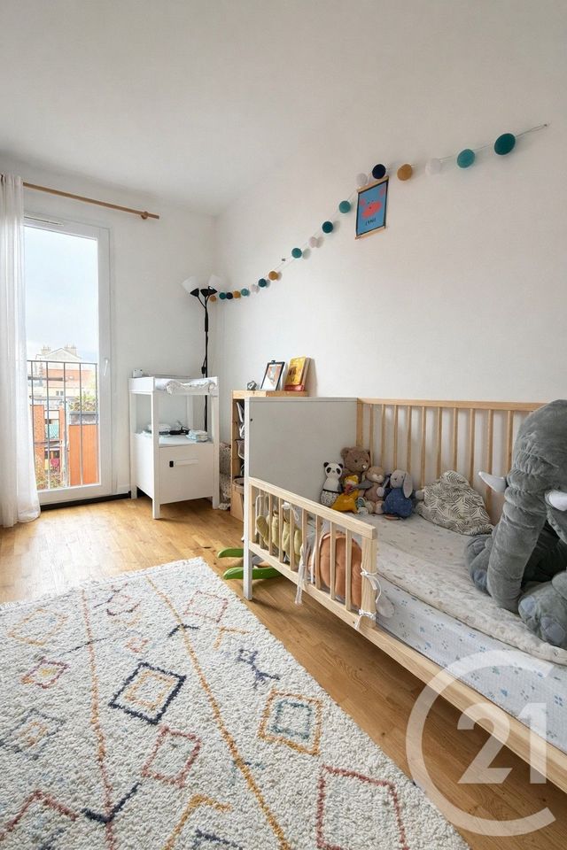 Appartement T4 à vendre - 4 pièces - 84.21 m2 - LA PLAINE ST DENIS - 93 - ILE-DE-FRANCE - Century 21 Wilson Immobilier