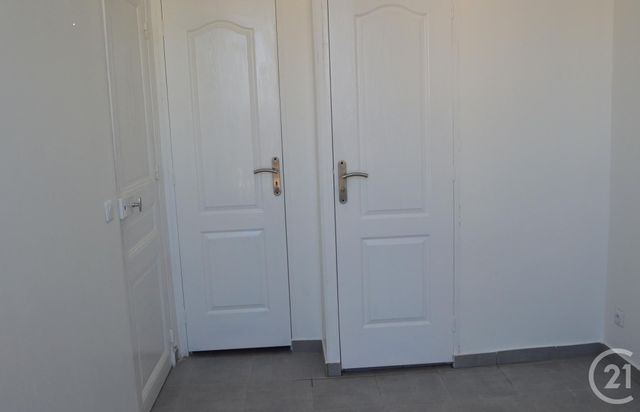 Appartement F1 à louer - 1 pièce - 27.07 m2 - ST DENIS - 93 - ILE-DE-FRANCE - Century 21 Wilson Immobilier