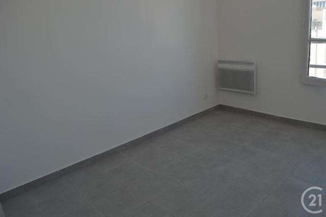 Appartement F1 à louer - 1 pièce - 27.07 m2 - ST DENIS - 93 - ILE-DE-FRANCE - Century 21 Wilson Immobilier