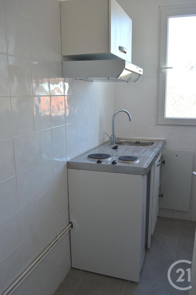Appartement F1 à louer - 1 pièce - 27.07 m2 - ST DENIS - 93 - ILE-DE-FRANCE - Century 21 Wilson Immobilier