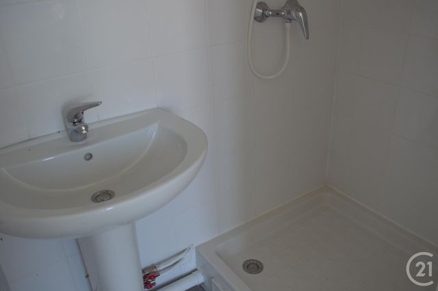 Appartement F1 à louer - 1 pièce - 27.07 m2 - ST DENIS - 93 - ILE-DE-FRANCE - Century 21 Wilson Immobilier