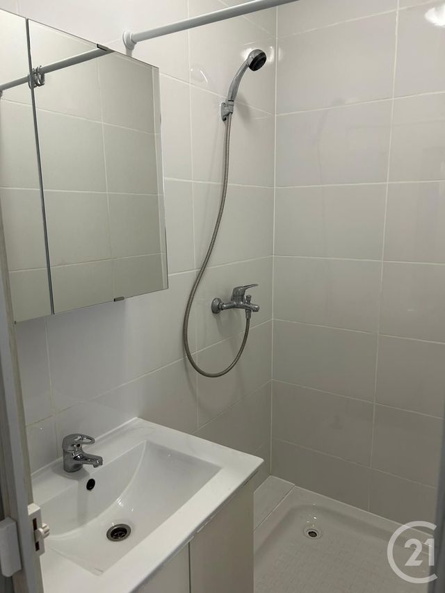 Appartement F1 à louer - 1 pièce - 21.7 m2 - LA PLAINE ST DENIS - 93 - ILE-DE-FRANCE - Century 21 Wilson Immobilier