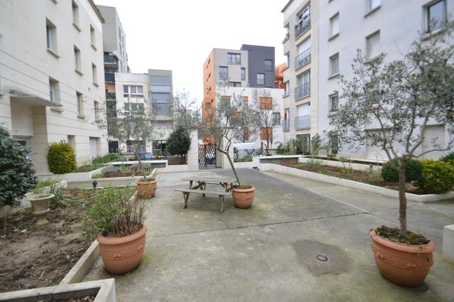  - LA PLAINE ST DENIS - 